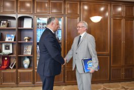 Президент Республики Молдова провел встречу с председателем Академии наук Молдовы