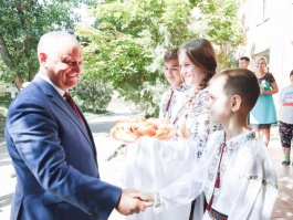 Șeful statului a vizitat sala de sport a gimnaziului din satul Răscăieți