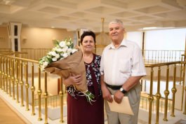 Игорь Додон поздравил супружескую пару с 50-летием совместной жизни