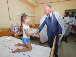 Президентская чета подарила детской больнице им. В.Игнатенко медицинское оборудование