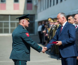 Șeful statului a participat la ceremonia desfășurată cu ocazia aniversării a XXVIII-a de la crearea Armatei Naționale