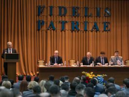 President Nicolae Timofti attends meeting of Intelligence Service college