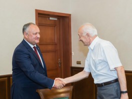 Глава государства встретился с представителями Академии наук Молдовы