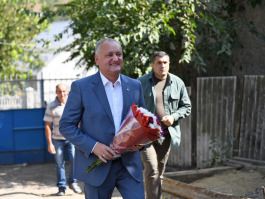 Igor Dodon a vizitat o familie cu mulți copii și trei familii longevive din raionul Hîncești