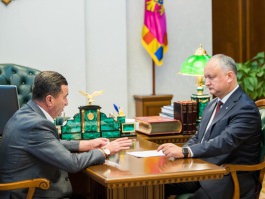 Игорь Додон провел встречу с депутатом Парламента РМ Кириллом Татарлы