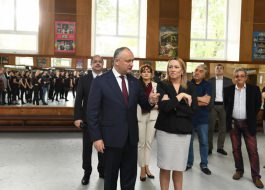 Глава государства посетил Национальный академический ансамбль народного танца «Жок»