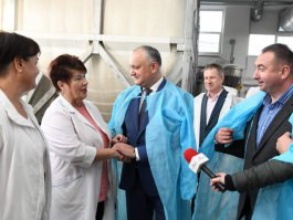 Igor Dodon s-a familiarizat cu activitatea fabricii de pîine „Baiur-Agro” din Bălți