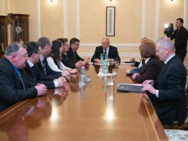 Președintele Nicolae Timofti a reconfirmat  în funcție, prin decret prezidențial, un grup de judecători de instrucție