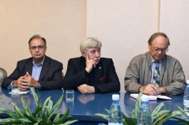 Игорь Додон провел рабочее заседание с главами комиссий Совета гражданского общества