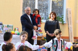 Igor Dodon a întreprins o vizită de lucru în satul său natal, Sadova