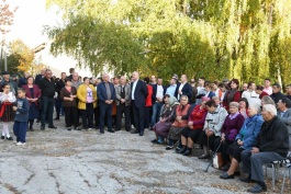 Глава государства провел беседу с жителями села Садова