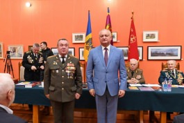 Президент Республики Молдова посетил торжественное собрание, посвященное 20-летию Союза офицеров