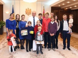 Familia Pascari din satul Suvorovca a primit sprijin din partea șefului statului