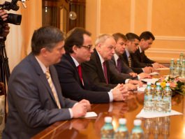 Președintele Nicolae Timofti a avut o întrevedere cu ministrul de Externe al Lituaniei, Linas Linkevicius, și ministrul de Externe al Letoniei, Edgars Rinkevics