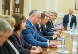 Igor Dodon a avut discuții cu toate fracțiunile parlamentare