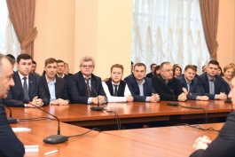 Игорь Додон представил коллективам трех новых министров