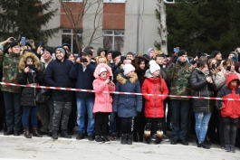 Верховный Главнокомандующий принял участие в церемонии принесения присяги новобранцами Мотопехотной бригады им. Штефана Великого