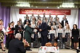 Igor Dodon a vizitat colholzul „Pobeda” din satul Copceac, UTA Găgăuzia și a participat la sărbătoarea dedicată agricultorilor din Taraclia