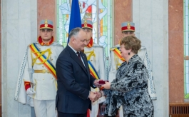 Igor Dodon a înmînat distincții de stat