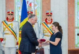 Igor Dodon a înmînat distincții de stat