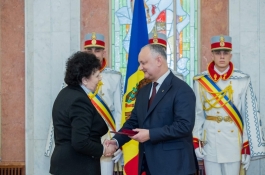 Igor Dodon a înmînat distincții de stat