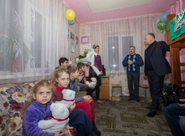 Президент навестил семью Паскарь в селе Суворовка