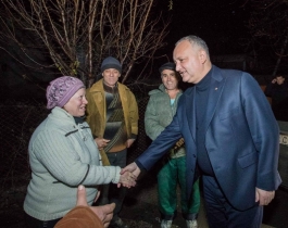 Igor Dodon a vizitat o familie cu cvatrupleți