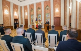 Igor Dodon a conferit înalte distincții de stat și Diploma de Onoare unui grup de militari