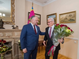 Igor Dodon l-a felicitat pe Petru Lucinschi cu ocazia împlinirii vîrstei de 80 de ani