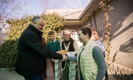 Президентская чета посетила Женский монастырь в селе Вэрзэрешть Ниспоренского района