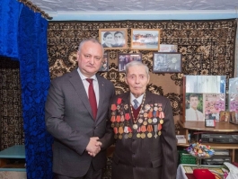 Глава государства навестил единственного ветерана войны в селе Дороцкая