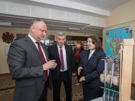 Igor Dodon s-a familiarizat cu activitatea a două întreprinderi private din satul Coșnița