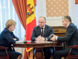 Șeful statului a participat la ședința săptămînală cu președintele Parlamentului și prim- ministru