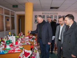Глава государства провел встречу с администрацией Рышканского района