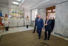 Igor Dodon a prezentat efectivelor a două ministere pe noii miniștri