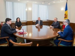 Президент Республики Молдова вручил Орден Почёта Послу Республики Беларусь