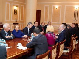 Президент Николае Тимофти встретился с членами группы дружбы Франция-Молдова Национального собрания Франции