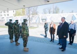 Президент ознакомился с ходом работ по обустройству карантинного центра в Кишиневе