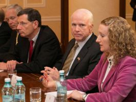 Senatorul John McCain: „Republica Moldova poate conta pe sprijinul SUA”