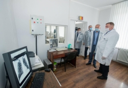 Глава государства посетил районную больницу в Шолданештах 
