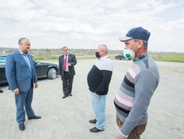 Игорь Додон посетил два сельскохозяйственных предприятия в Резинском районе