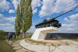 Șeful statului a vizitat complexul memorial „Eternitate” din satul Cinișeuți