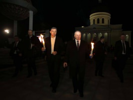 Президент Николае Тимофти присутствовал на Пасхальном богослужении в Кафедральном Соборе Рождества Христова в Кишинэу