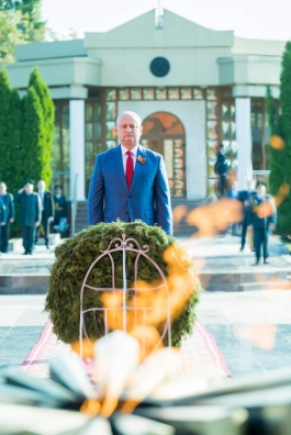 Высшее руководство страны возложило венки к мемориалу «Вечность»