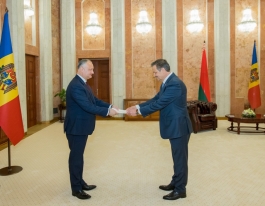 Президент Республики Молдова принял верительные грамоты Чрезвычайного и Полномочного Посла Республики Беларусь в нашей стране 