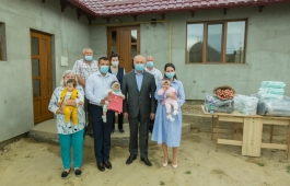 Președintele țării a vizitat doi veterani și două familii cu mulți copii din raionul Cahul