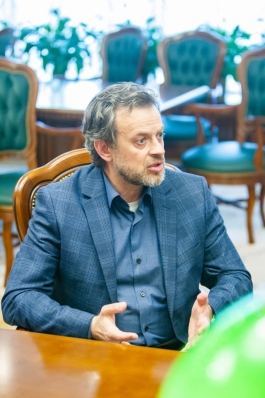 Șeful statului va acorda colectivului teatrului „A. P. Cehov” tot sprijinul necesar
