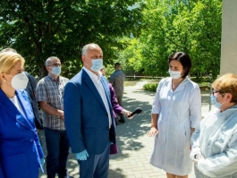 Игорь Додон посетил районную больницу в Чадыр-Лунге