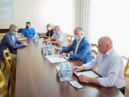 Глава государства провел встречу с руководством Тараклийского района