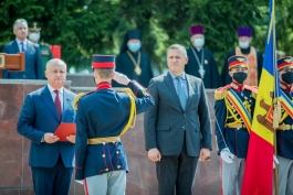 Șeful statului a participat la Ceremonia de decorare a contingentului Armatei Naţionale care a participat la parada militară de la Moscova 